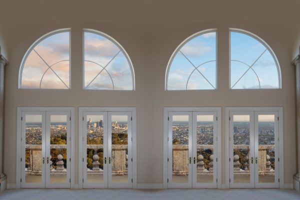 Maintain a clear view out with our Ultra Series window tinting films. Campbell | 800-580-9997