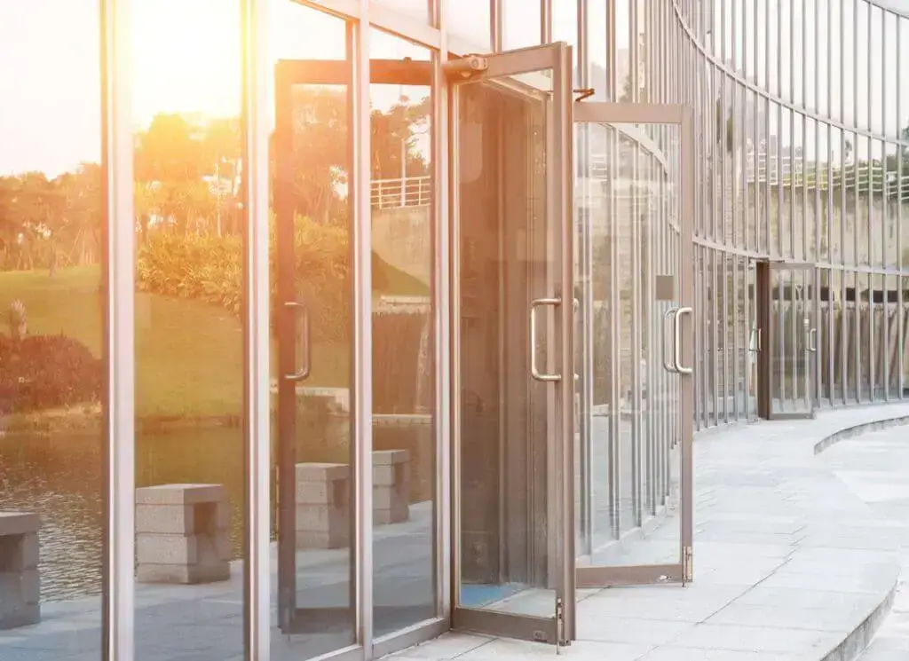 how anti glare window film improves office comfort and productivity2