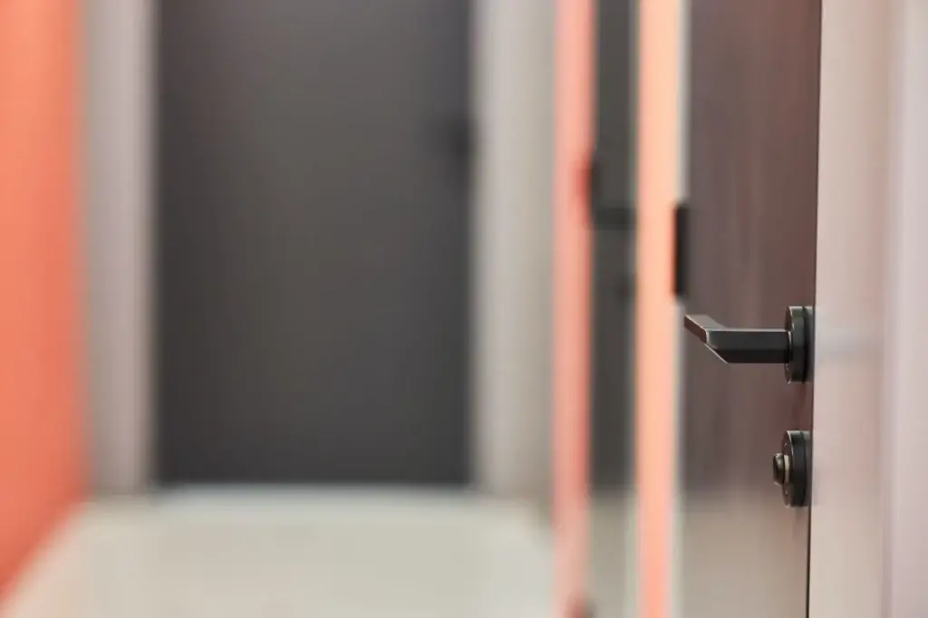 a guide to glazing security doors for schools2