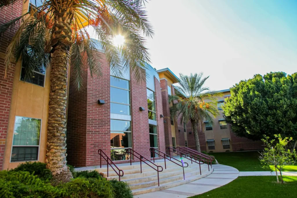 the vital role of reinforced glass in school security3