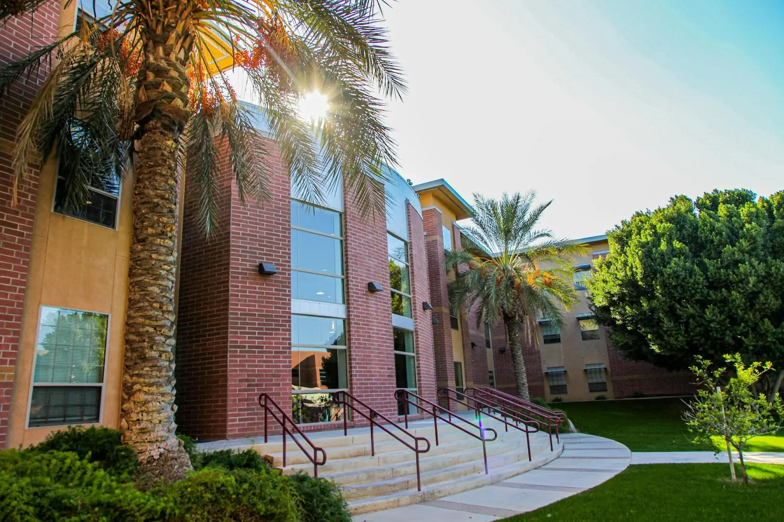 the vital role of reinforced glass in school security3