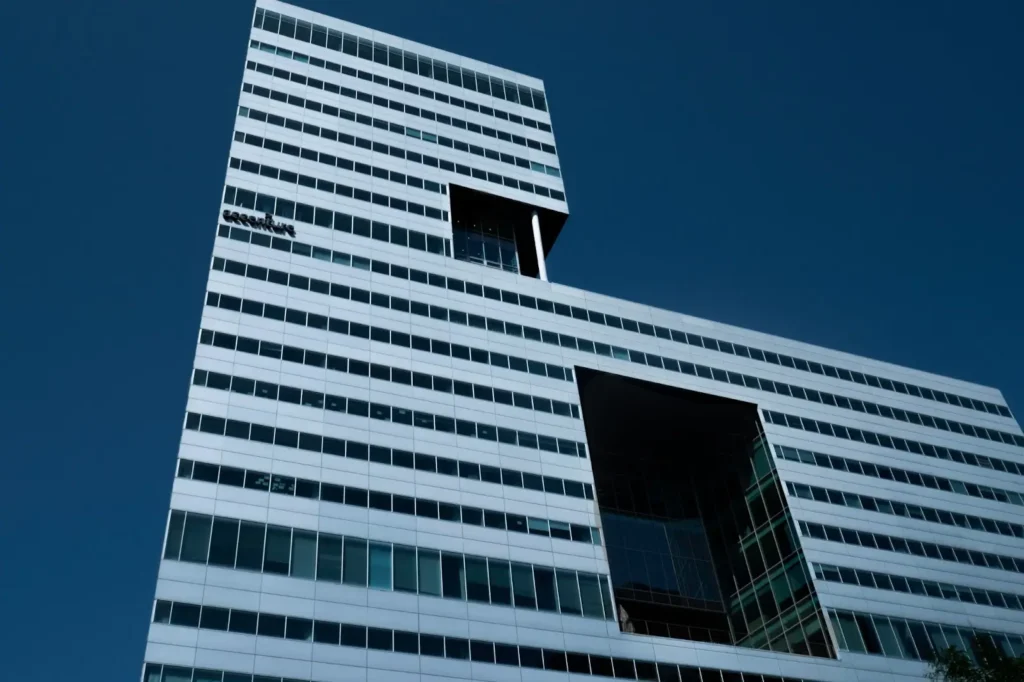 a complete guide to installing window film in commercial buildings2